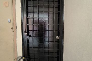 Pangsapuri Kiambang, Bukit Subang