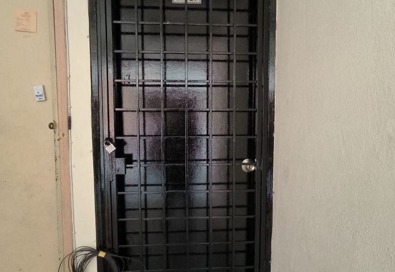 Pangsapuri Kiambang, Bukit Subang