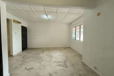 Pangsapuri Kiambang, Bukit Subang