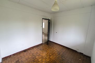 Pangsapuri Kiambang, Bukit Subang