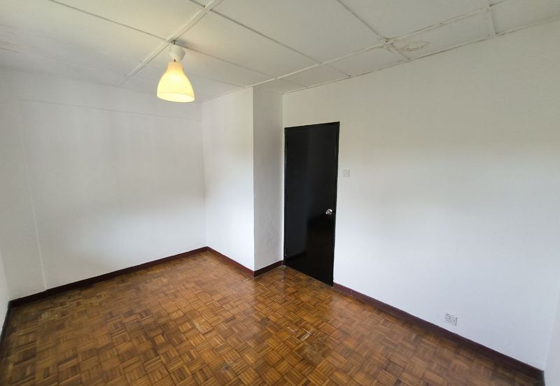 Pangsapuri Kiambang, Bukit Subang