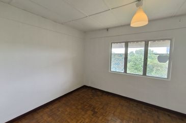 Pangsapuri Kiambang, Bukit Subang