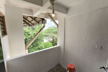 Pangsapuri Kiambang, Bukit Subang