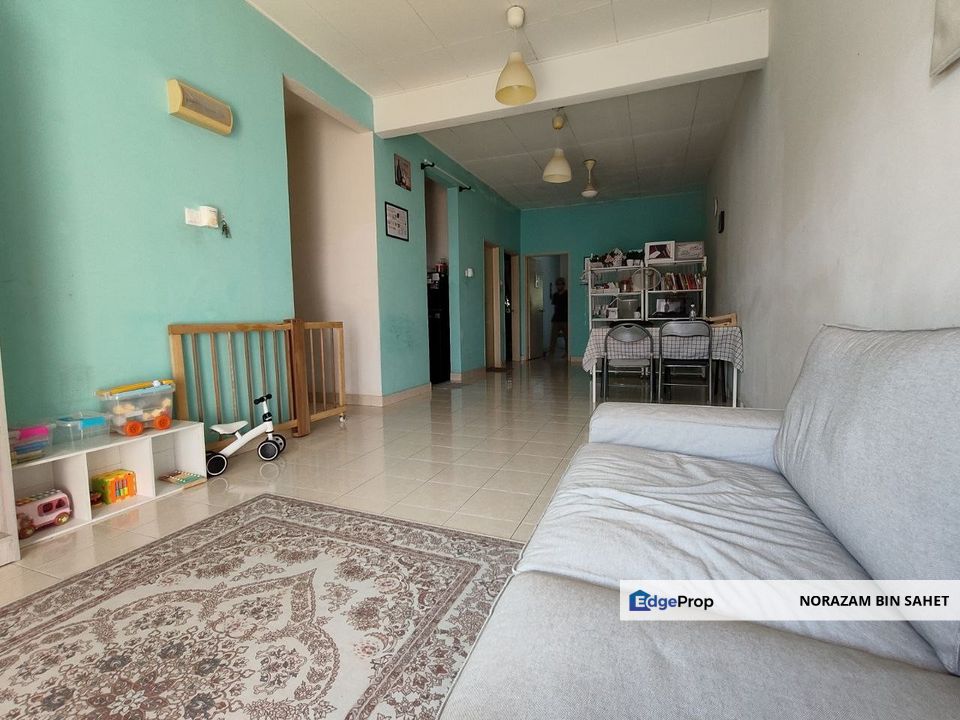 TAMAN SERI PRISTANA SUNGAI BULOH UPPER TOWNHOUSE FOR SALE, Selangor, Sungai Buloh