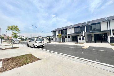 Nadira 3 @ Bukit Raja