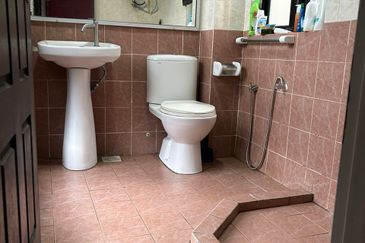 JALAN BIRAI BUKIT JELUTONG SHAH ALAM SELANGOR FREEHOLD 2 STOREY SUPERLINK TERRACE FOR SALE