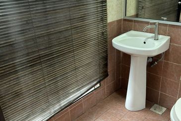 JALAN BIRAI BUKIT JELUTONG SHAH ALAM SELANGOR FREEHOLD 2 STOREY SUPERLINK TERRACE FOR SALE