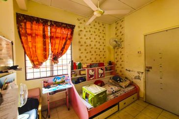 AZ-ZAHARAH SINAR ALAM BANDAR PUNCAK ALAM SELANGOR 2 STOREY SEMI D CLUSTER FOR SALE