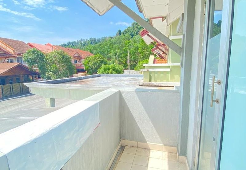 Persiaran Puncak Alam 1 