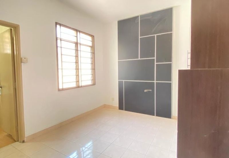 Persiaran Puncak Alam 1 