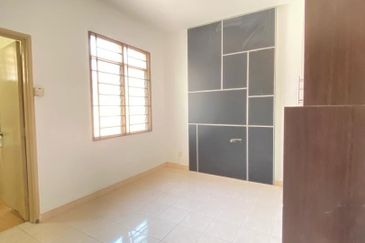 Persiaran Puncak Alam 1 