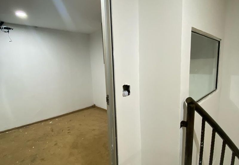 Persiaran Puncak Alam 1 