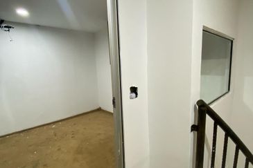 Persiaran Puncak Alam 1 