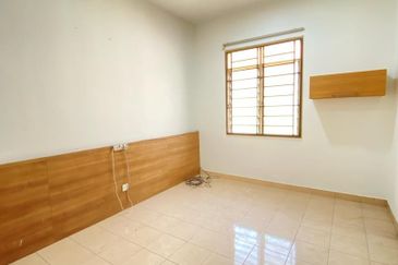 Persiaran Puncak Alam 1 