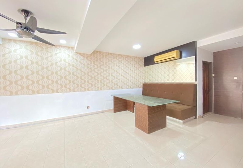 Persiaran Puncak Alam 1 