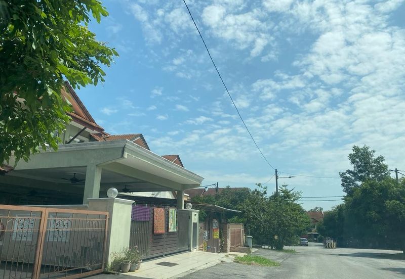 Persiaran Puncak Alam 1 