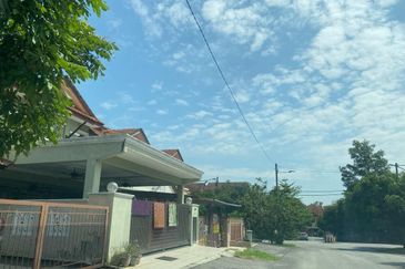 Persiaran Puncak Alam 1 