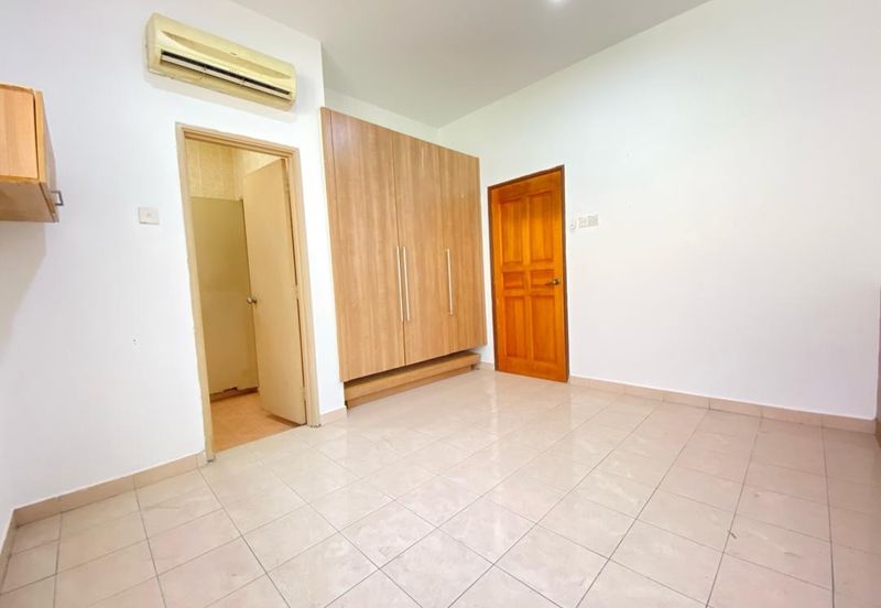 Persiaran Puncak Alam 1 