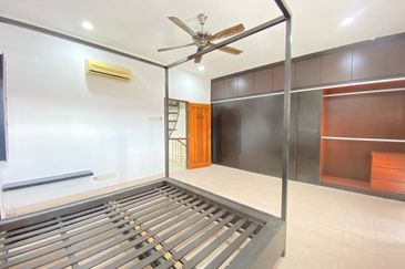 Persiaran Puncak Alam 1 