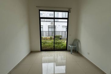 Persiaran Puncak Alam 1 