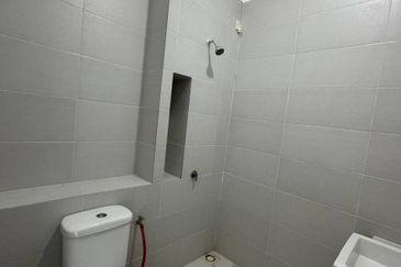 Persiaran Puncak Alam 1 