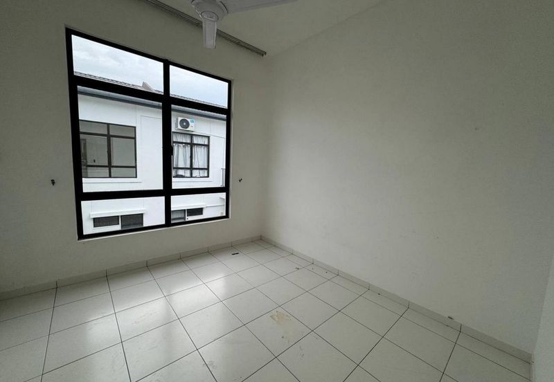 Persiaran Puncak Alam 1 