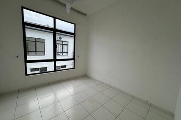 Persiaran Puncak Alam 1 