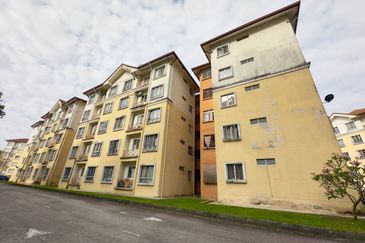 Pangsapuri Seroja Bukit Jelutong