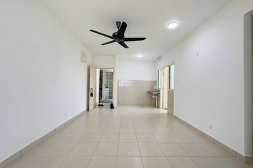 De Bayu Apartment @ Setia Alam