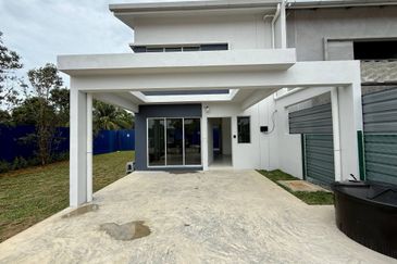 Pulau Indah ( Pulau Lumut )