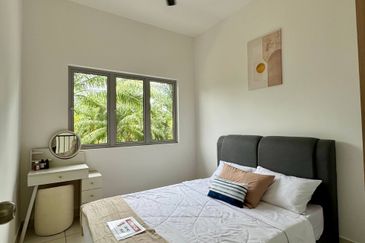 Pulau Indah ( Pulau Lumut )