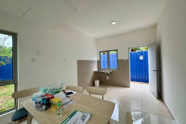 Pulau Indah ( Pulau Lumut )