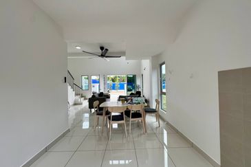 Pulau Indah ( Pulau Lumut )