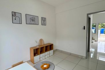 Pulau Indah ( Pulau Lumut )