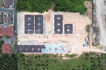 Pulau Indah ( Pulau Lumut )