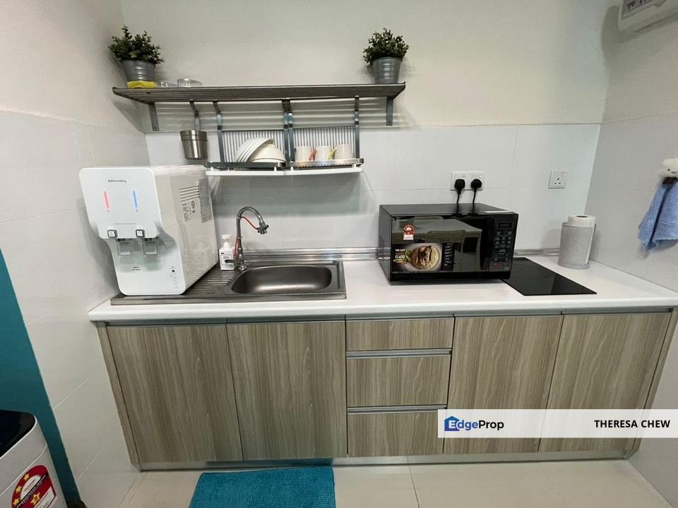 Fully Furnished Studio Opposite Shopping Mall With Wifi, Selangor, Sepang