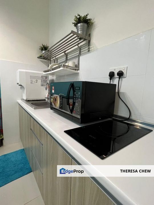 Fully Furnished Studio Opposite Shopping Mall With Wifi, Selangor, Sepang