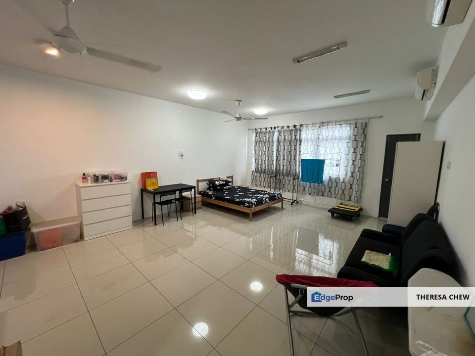 Geno Menara Studio With Partial Furnishings, Convenient Access., Selangor, USJ