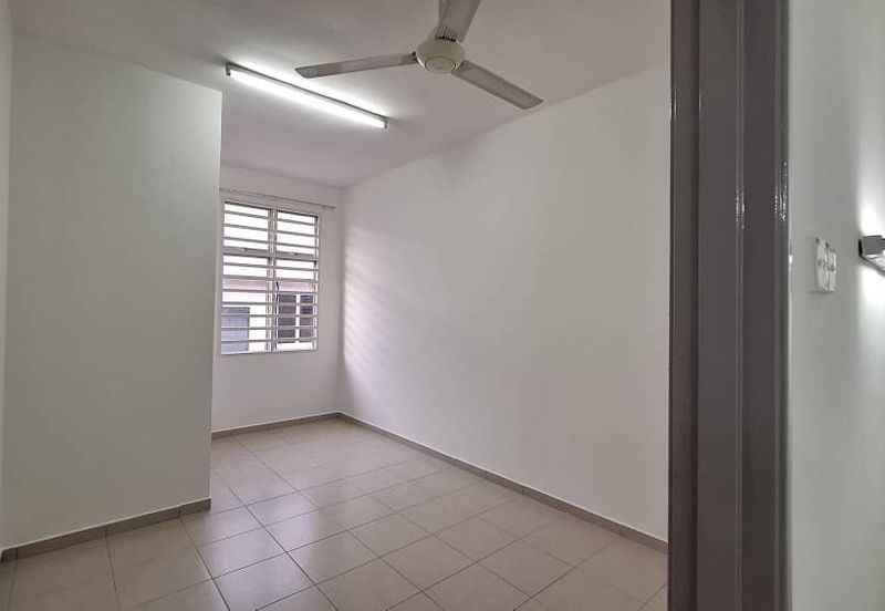 TAMAN SRI PINANG (LABU)