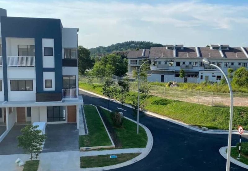 Ayden Townhouse Warisan Puteri