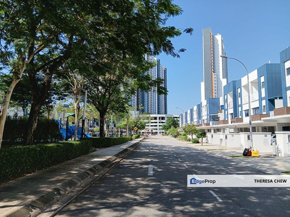 Spacious Lower Unit in Ayden Townhouse for Rent, Selangor, Sepang