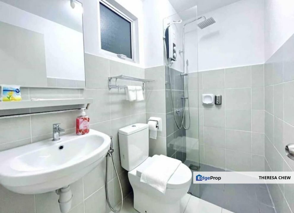 Furnished Junior Master Corner Unit at Alanis Residence (Dual-Key), Selangor, Sepang