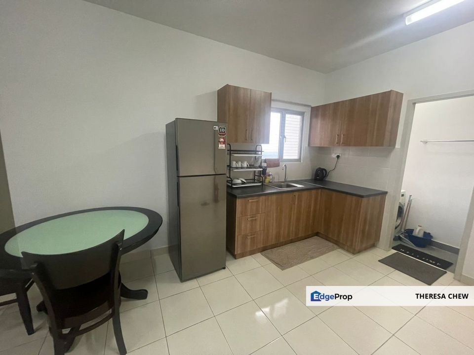 Alanis Residence Dual-Key Type 2-Room Fully Furnished with Free wifi, Selangor, Sepang