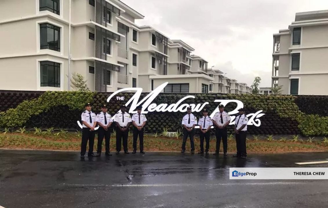 The Meadow Park Fully Furnished 4-Room Ensuite 2 Parkings Free Wifi, Perak, Kampar