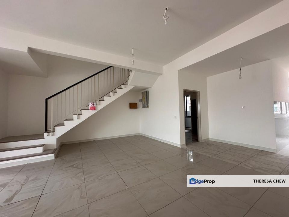 Nadira 3 Bandar Bukit Raja Pristine Condition And Below Market Rate, Selangor, Klang