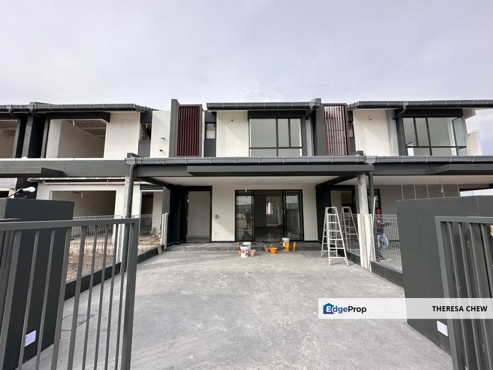 Nadira 3 Bandar Bukit Raja Pristine Condition And Below Market Rate, Selangor, Klang