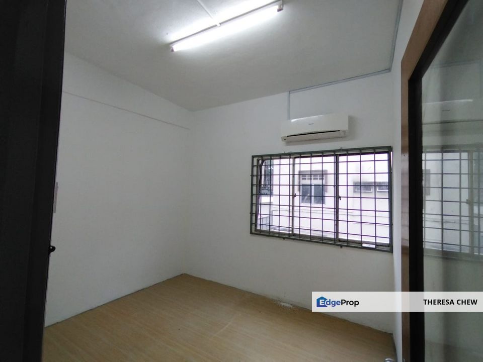 Sentul Renovated 1st Floor Office Facing Main Road, Kuala Lumpur, Sentul