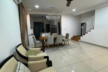 Ayden Townhouse Warisan Puteri