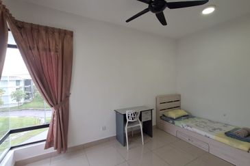 Meadow Park Town Villa 4-Bedroom Ensuite With Dual Parking Spaces