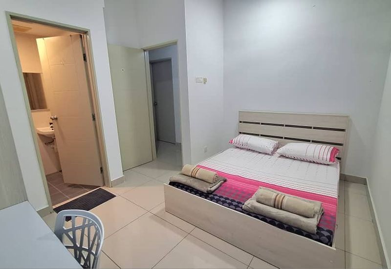 Meadow Park Town Villa 4-Bedroom Ensuite With Dual Parking Spaces